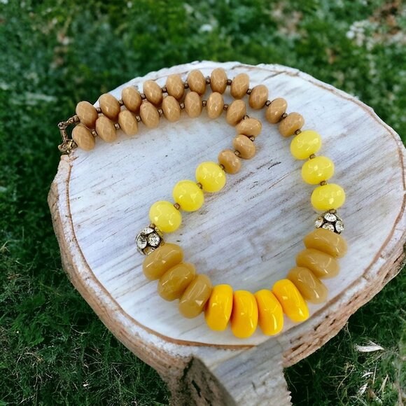 Chunky Graduated Lucite Beads with Rhinestone Spacer Womens Necklace - Picture 4 of 7